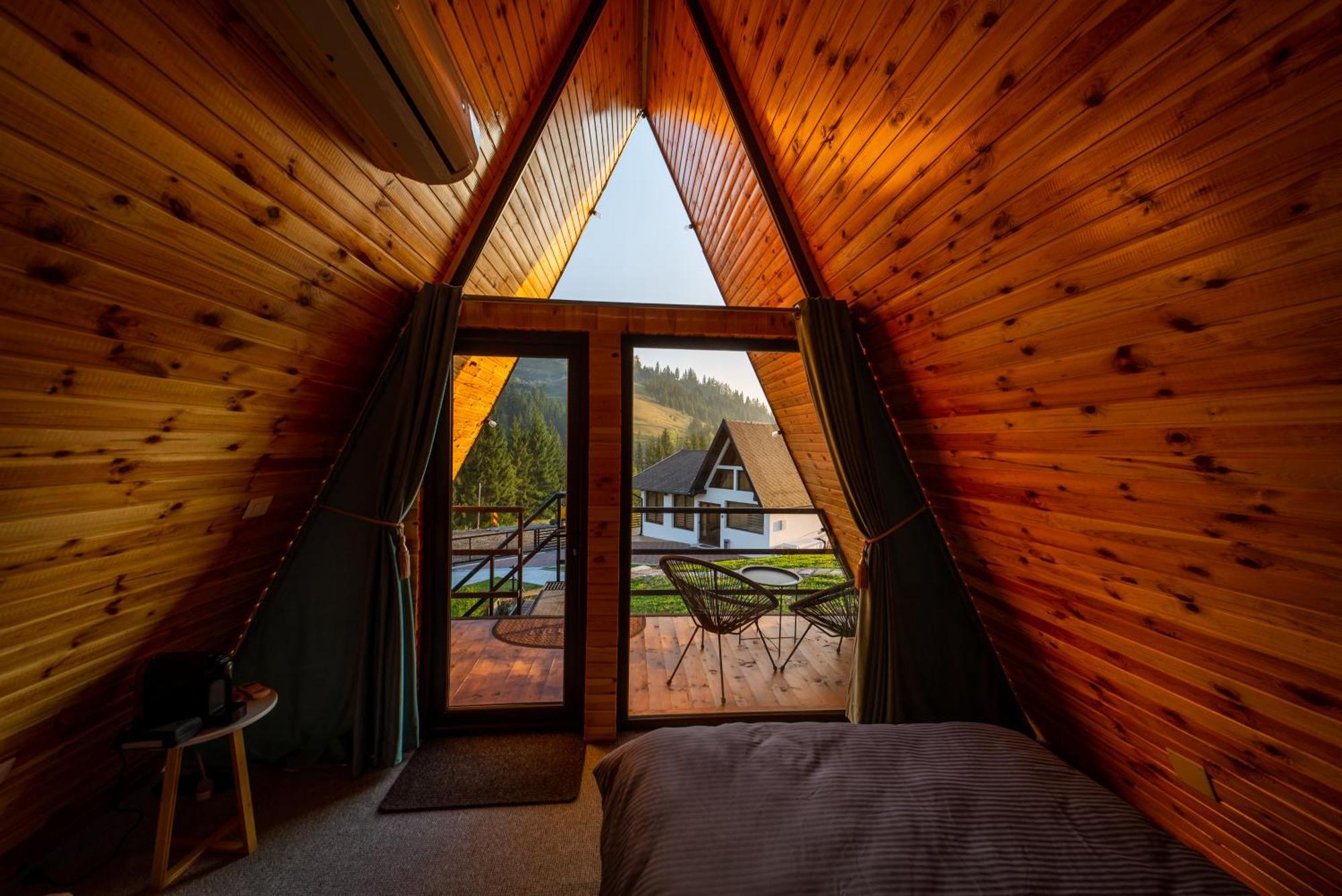 A Pisc Hotel Vatra Moldoviţei Buitenkant foto