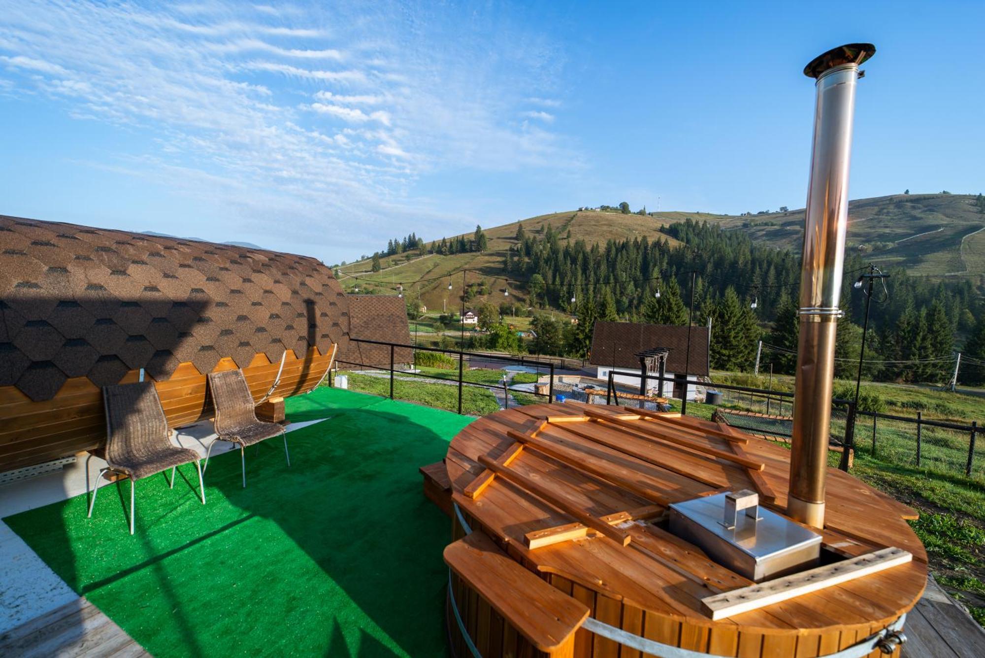 A Pisc Hotel Vatra Moldoviţei Buitenkant foto
