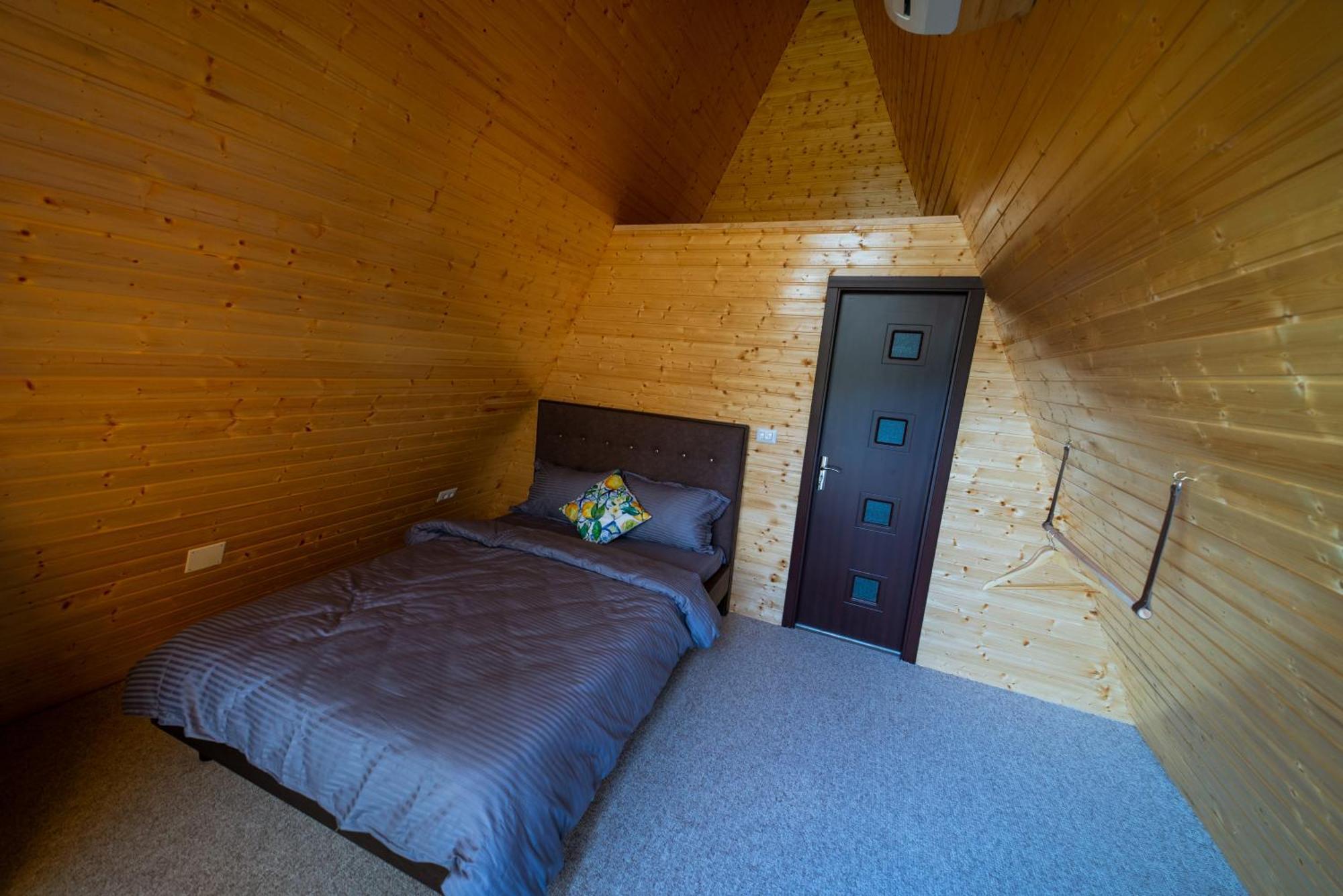 A Pisc Hotel Vatra Moldoviţei Buitenkant foto