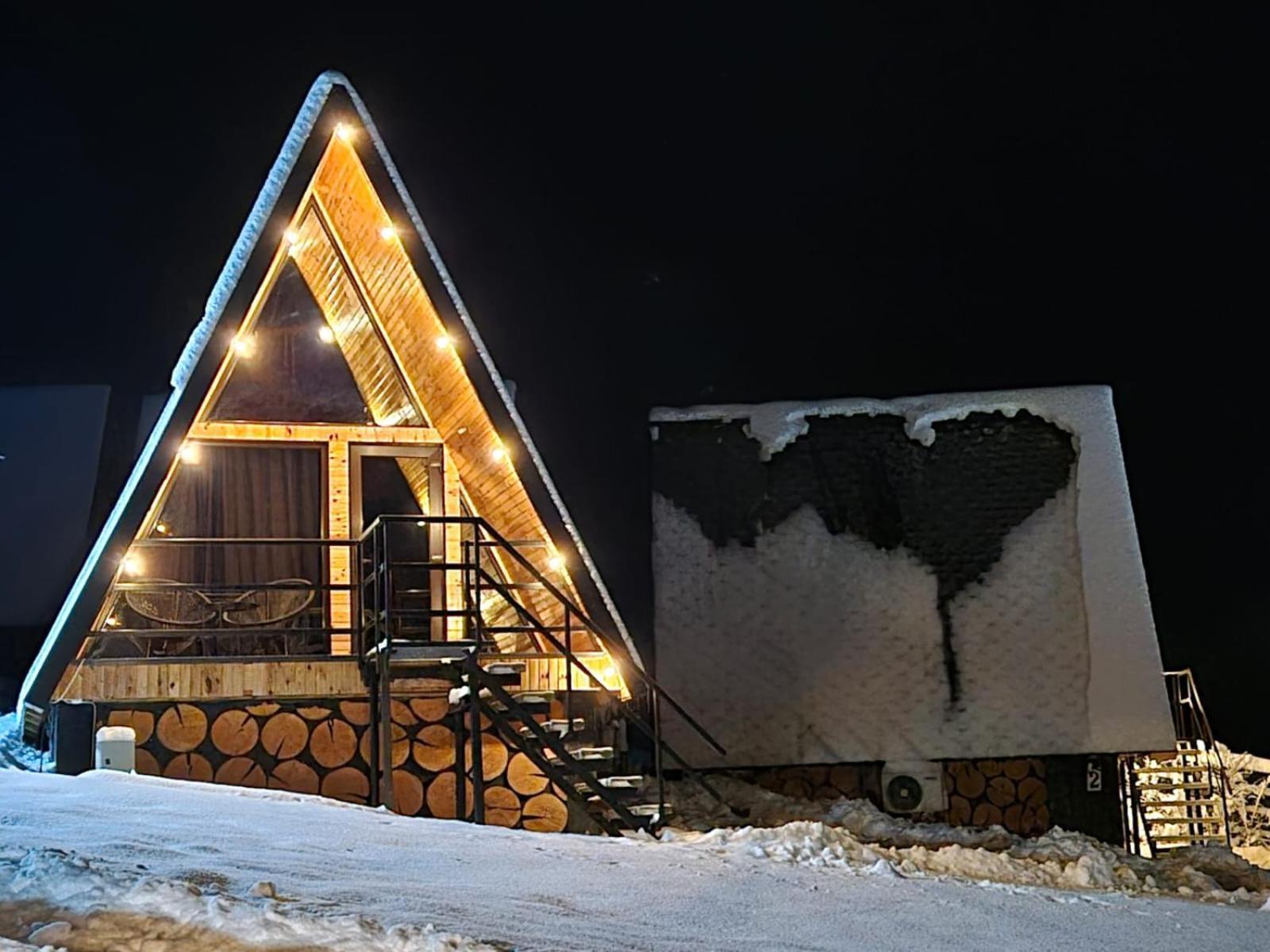 A Pisc Hotel Vatra Moldoviţei Buitenkant foto