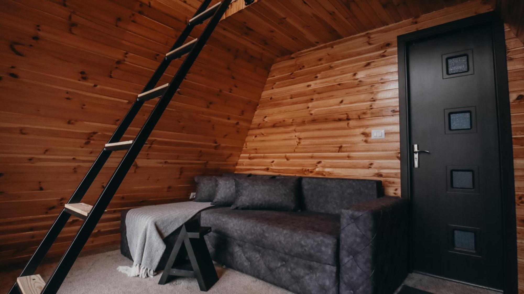 A Pisc Hotel Vatra Moldoviţei Buitenkant foto