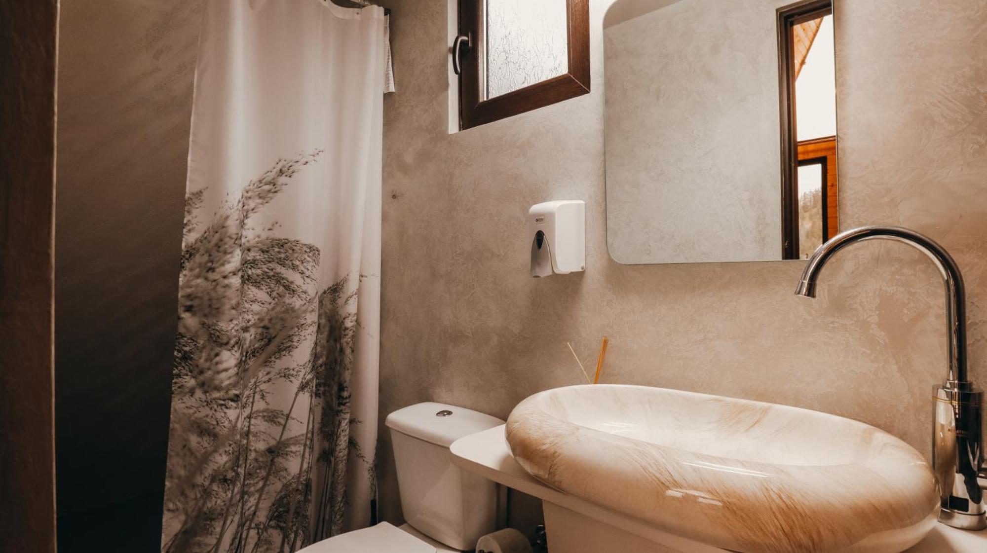 A Pisc Hotel Vatra Moldoviţei Buitenkant foto